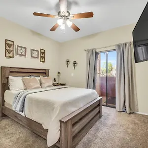  Apartment Comfy With Heated Pool And Gym United States