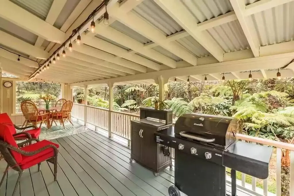 Holiday home Hau'Oli Place Tiki Cottage In Volcano United States