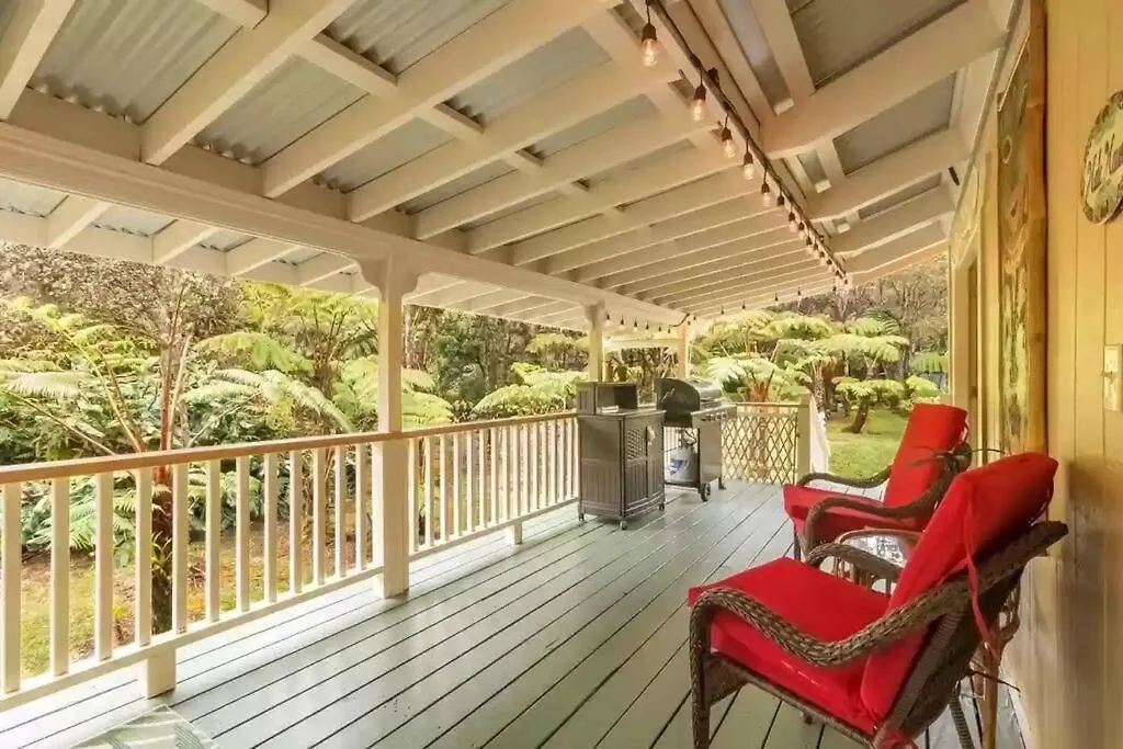 Holiday home Hau'Oli Place Tiki Cottage In Volcano