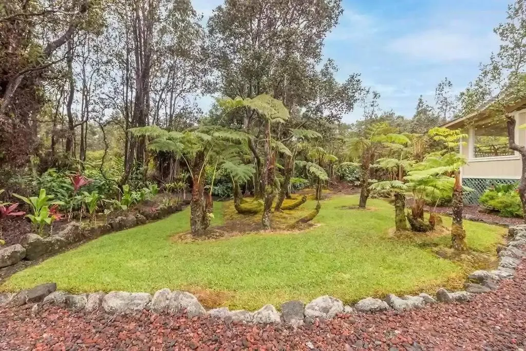 Hau'Oli Place Tiki Cottage In Volcano 0*,  United States